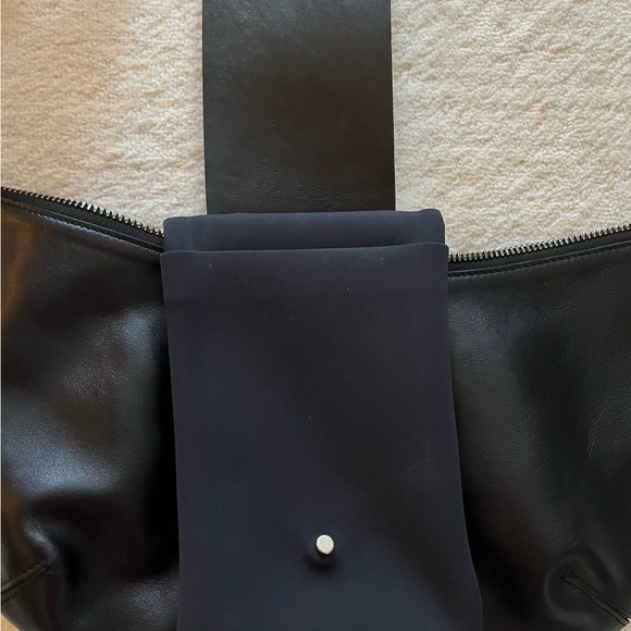 COS crossbody leather bag - Picture 5 of 7